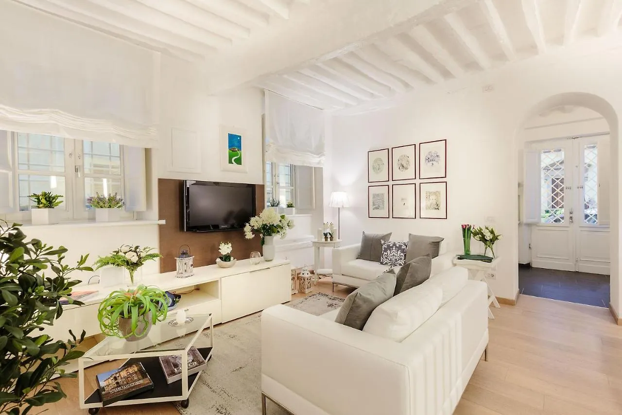 Apartamento Orchidea Bianca, A 2 Bedrooms 2 Bathrooms Understated Luxury With A Welcoming Ambience Lucca Itália