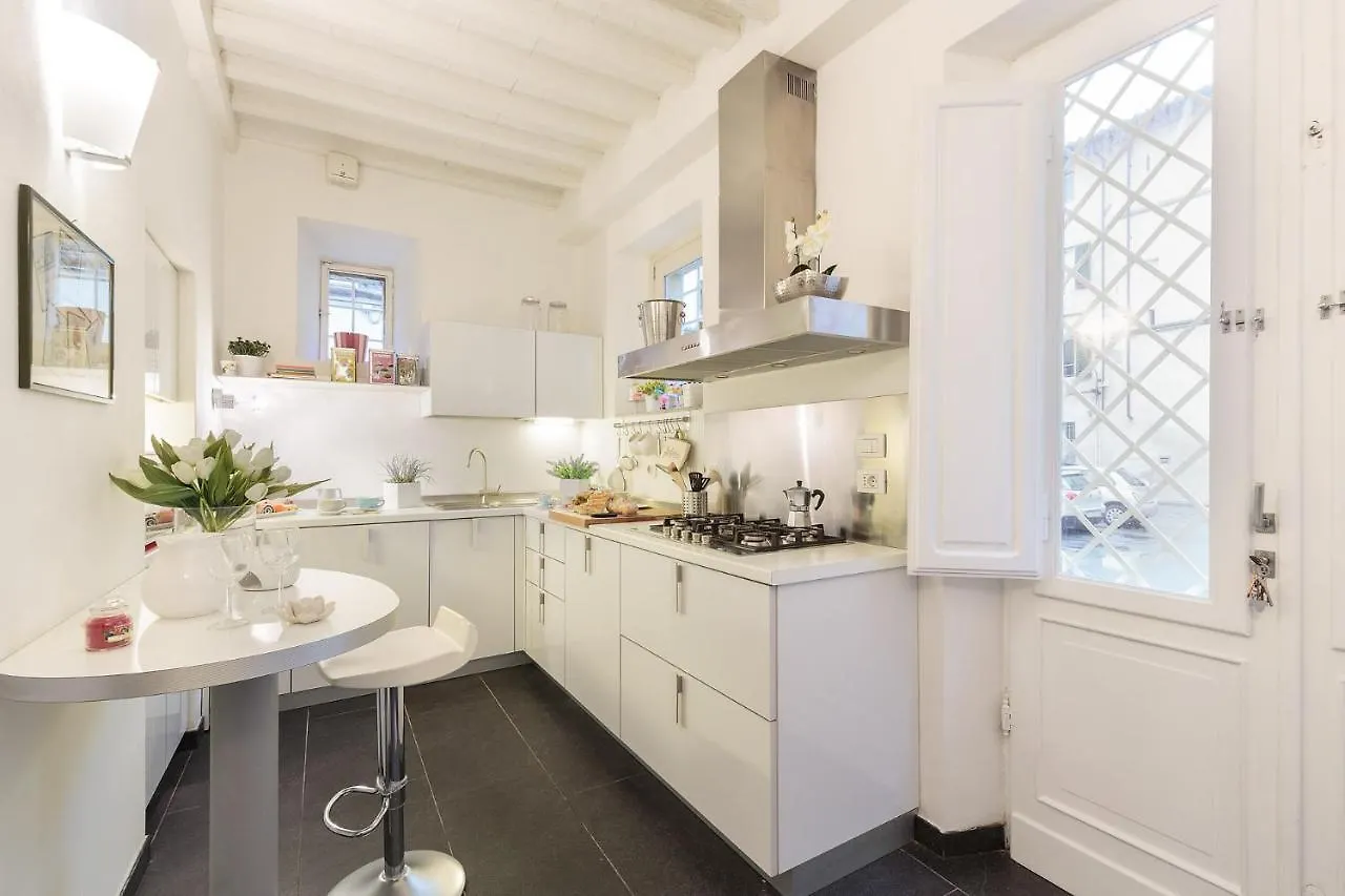 Orchidea Bianca, A 2 Bedrooms 2 Bathrooms Understated Luxury With A Welcoming Ambience Lucca 0*,  Itália