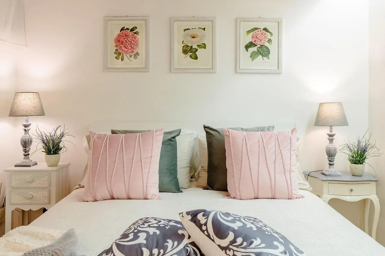 Orchidea Bianca, A 2 Bedrooms 2 Bathrooms Understated Luxury With A Welcoming Ambience Lucca